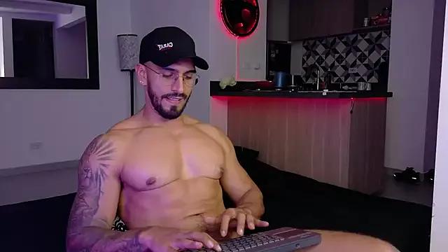 tony_muscle from StripChat is Freechat