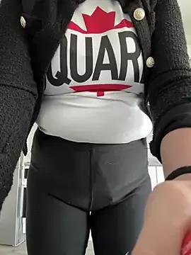 TriumphLove from StripChat is Freechat