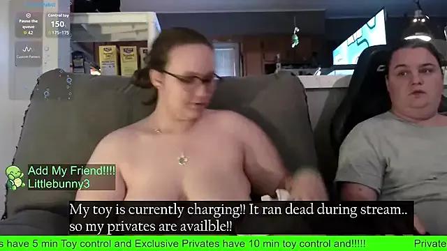 Customizable and immersive: Energize your taste buds and checkout our delicious choice of amateur cams liveshows with excited livestreamers getting their sweet physiques pounded with their beloved vibrating toys.