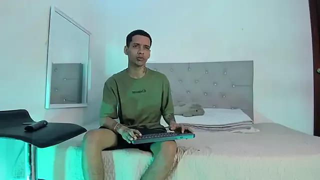 twinkDuohot from StripChat is Freechat