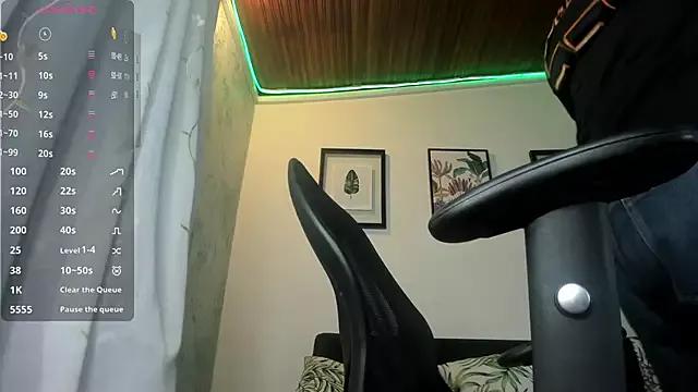 tyler_jones_ from StripChat is Freechat