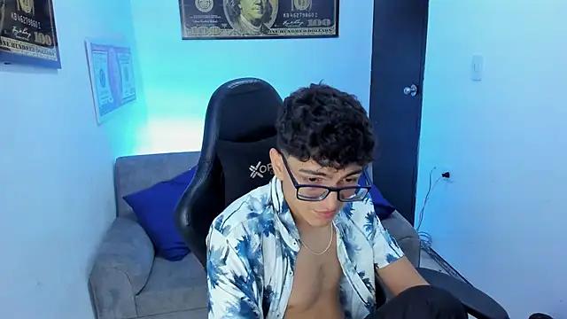 Customizable and immersive: Energize your taste buds and checkout our delicious choice of amateur cams liveshows with excited livestreamers getting their sweet physiques pounded with their beloved vibrating toys.