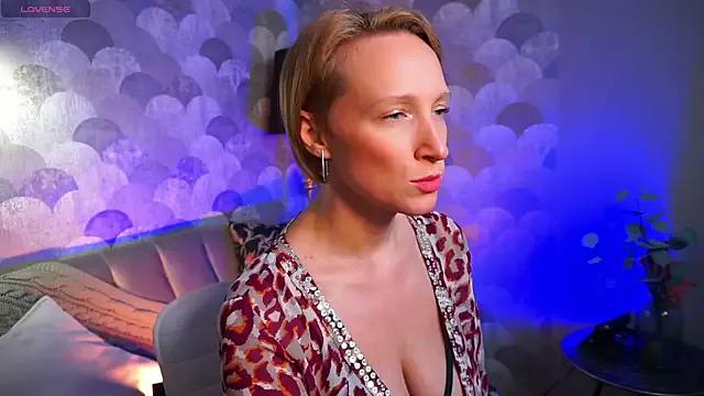 Photos of UmaTruewoman from StripChat is Freechat