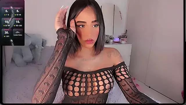 urcuttiegirl from StripChat is Freechat