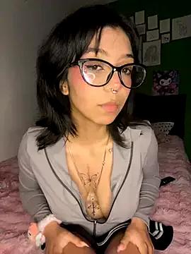 ValenFoxx from StripChat is Freechat
