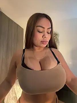 Customizable and immersive: Energize your taste buds and checkout our delicious choice of amateur cams liveshows with excited livestreamers getting their sweet physiques pounded with their beloved vibrating toys.