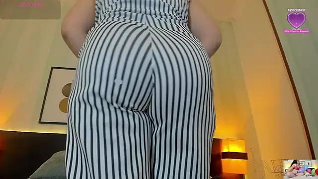 Valeria__soler from StripChat is Freechat