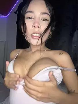 Valetaylorr from StripChat is Freechat