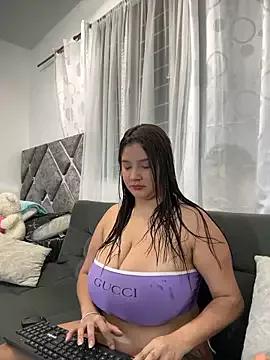 Customizable and immersive: Energize your taste buds and checkout our delicious choice of amateur cams liveshows with excited livestreamers getting their sweet physiques pounded with their beloved vibrating toys.