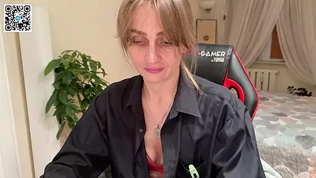 VampyMary from StripChat is Freechat