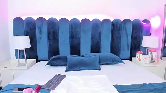 VanessaParis__ from StripChat is Freechat