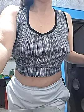 vaneza1999 from StripChat is Freechat