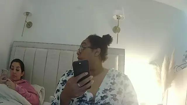 vanilla_chocolate23 from StripChat is Freechat