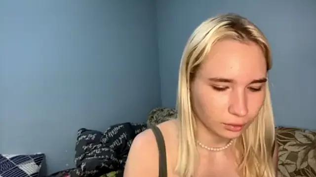 velvet_twist from StripChat is Freechat