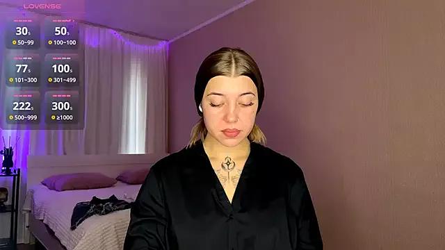 VelvetMiley from StripChat is Freechat