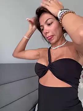 Customizable and immersive: Energize your taste buds and checkout our delicious choice of amateur cams liveshows with excited livestreamers getting their sweet physiques pounded with their beloved vibrating toys.