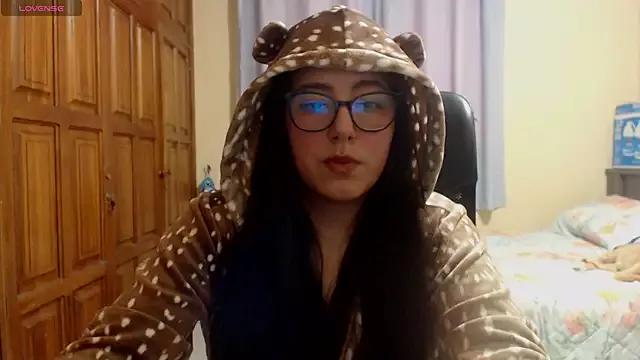 Venus_cat_ from StripChat is Freechat