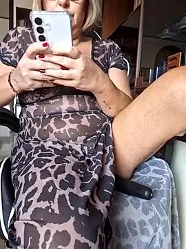 Customizable and immersive: Energize your taste buds and checkout our delicious choice of amateur cams liveshows with excited livestreamers getting their sweet physiques pounded with their beloved vibrating toys.