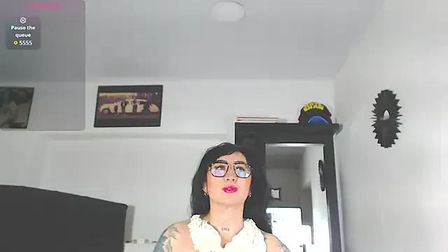 Vicky_hotmilf from StripChat is Freechat