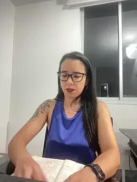 Vicky_ro from StripChat is Freechat