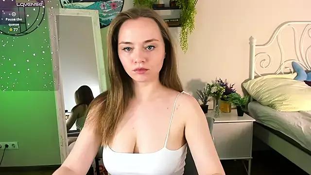 victoriacutee from StripChat is Freechat