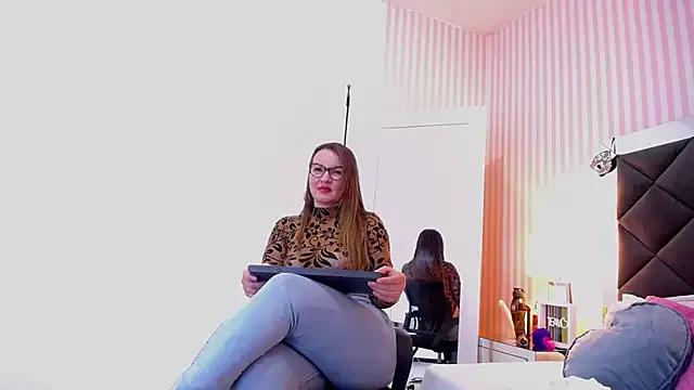 Customizable and immersive: Energize your taste buds and checkout our delicious choice of amateur cams liveshows with excited livestreamers getting their sweet physiques pounded with their beloved vibrating toys.