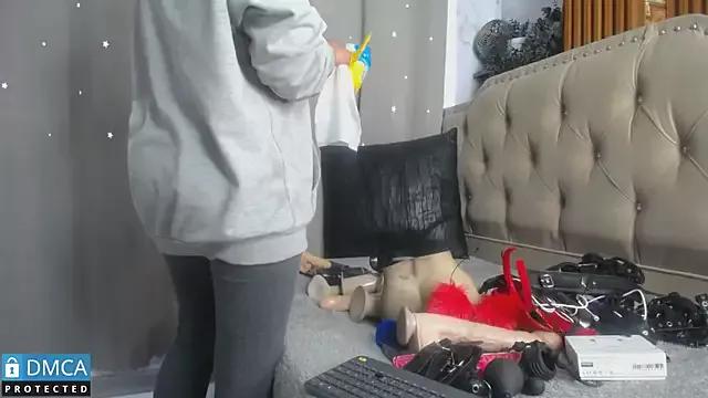 Customizable and immersive: Energize your taste buds and checkout our delicious choice of amateur cams liveshows with excited livestreamers getting their sweet physiques pounded with their beloved vibrating toys.