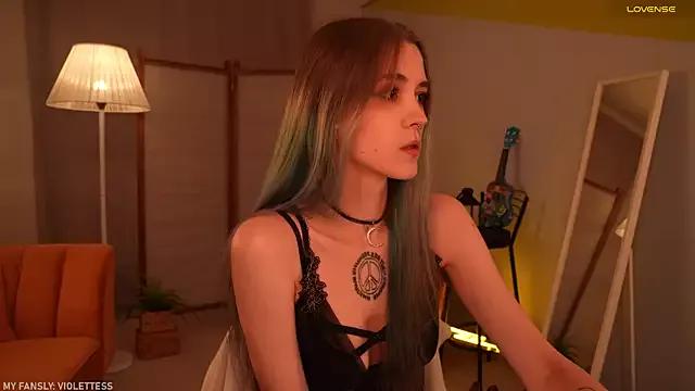 violetesa from StripChat is Freechat