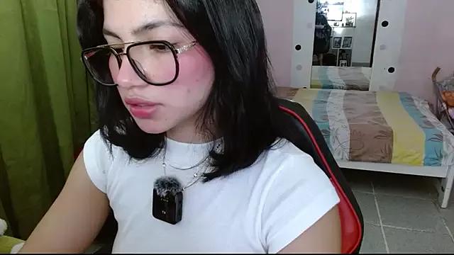 Violett_11 from StripChat is Freechat