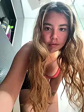 Customizable and immersive: Energize your taste buds and checkout our delicious choice of amateur cams liveshows with excited livestreamers getting their sweet physiques pounded with their beloved vibrating toys.