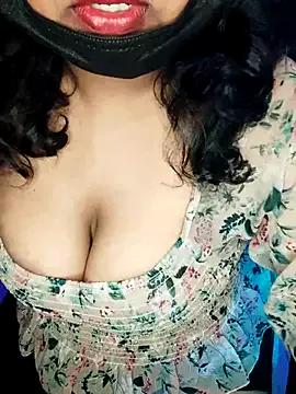 Viviennemoon_tlgu from StripChat is Freechat