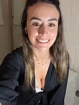 Wetbabygirlxo from StripChat is Freechat