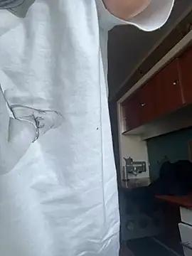 WhiteLissa_Xx from StripChat is Freechat