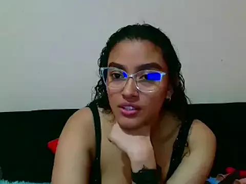 wild_jennifer from StripChat is Freechat