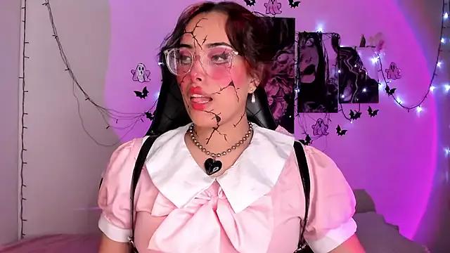 Customizable and immersive: Energize your taste buds and checkout our delicious choice of amateur cams liveshows with excited livestreamers getting their sweet physiques pounded with their beloved vibrating toys.