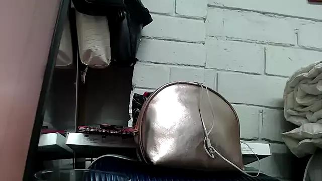 xTwerkingMistressx from StripChat is Freechat