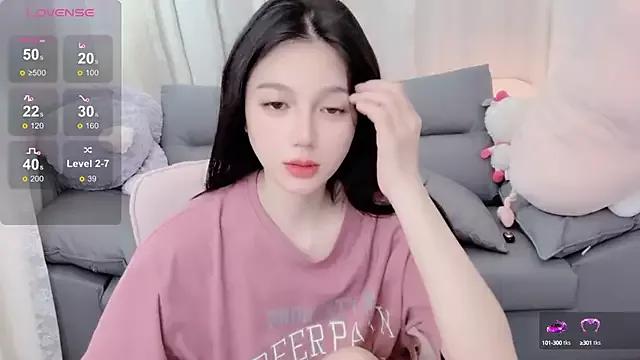 yannah1313 from StripChat is Freechat