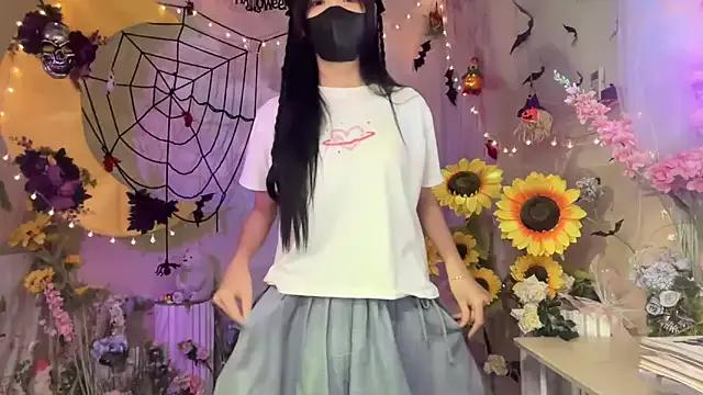 Customizable and immersive: Energize your taste buds and checkout our delicious choice of amateur cams liveshows with excited livestreamers getting their sweet physiques pounded with their beloved vibrating toys.