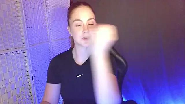 youremilyrose from StripChat is Freechat