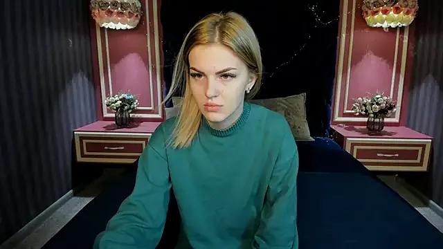 YourNaomi from StripChat is Freechat