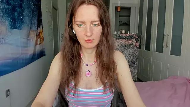 YourSexyNeighbour from StripChat is Freechat