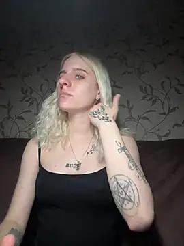 YourSunnyBabyLove from StripChat is Freechat