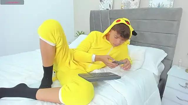 Zacktorres_ from StripChat is Freechat