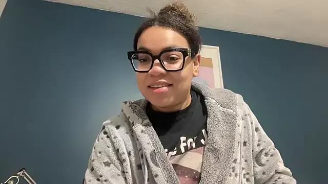 zahrabliss from StripChat is Freechat