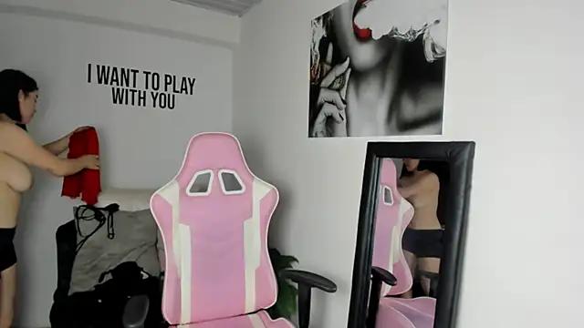 Customizable and immersive: Energize your taste buds and checkout our delicious choice of amateur cams liveshows with excited livestreamers getting their sweet physiques pounded with their beloved vibrating toys.