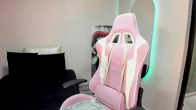 Customizable and immersive: Energize your taste buds and checkout our delicious choice of amateur cams liveshows with excited livestreamers getting their sweet physiques pounded with their beloved vibrating toys.