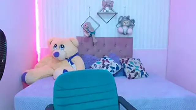 Customizable and immersive: Energize your taste buds and checkout our delicious choice of amateur cams liveshows with excited livestreamers getting their sweet physiques pounded with their beloved vibrating toys.