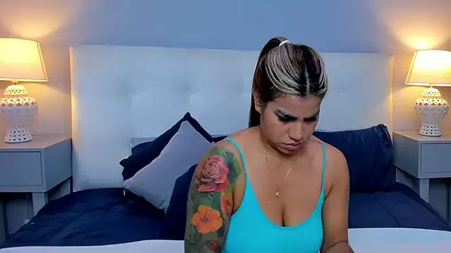 ZarahFoxx from StripChat is Freechat