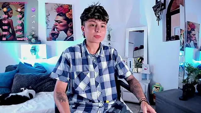 ZuryRamirez_ from StripChat is Freechat