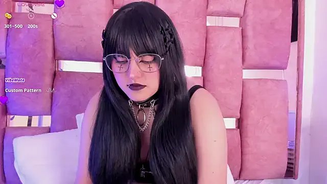 Freechat _Ambar-devon_ on StripChat